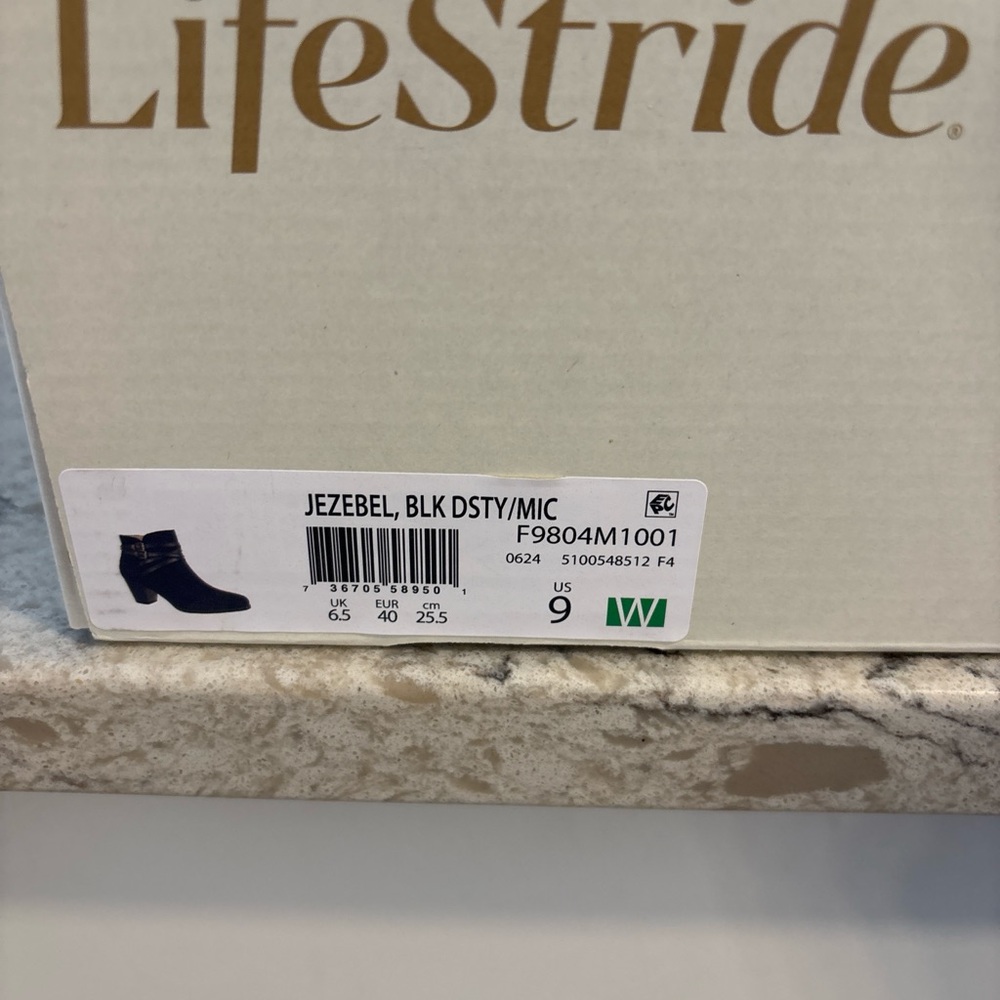 LifeStride Jezebel Black Ankle Boots size 9. - Picture 3 of 6